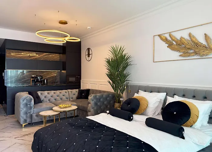 Sea View Smart & Garden Vip Apartment