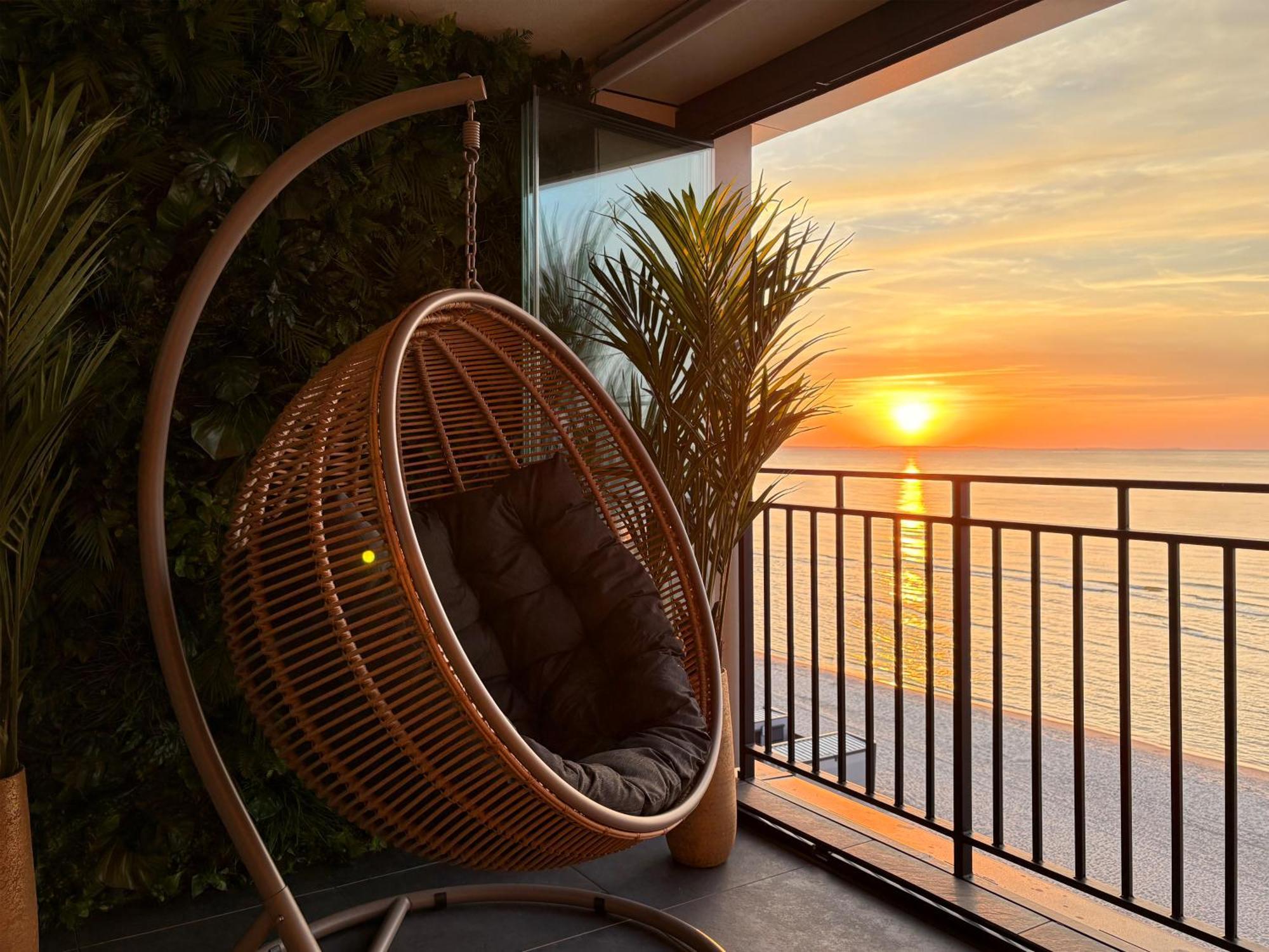 Sea View Smart & Garden Vip