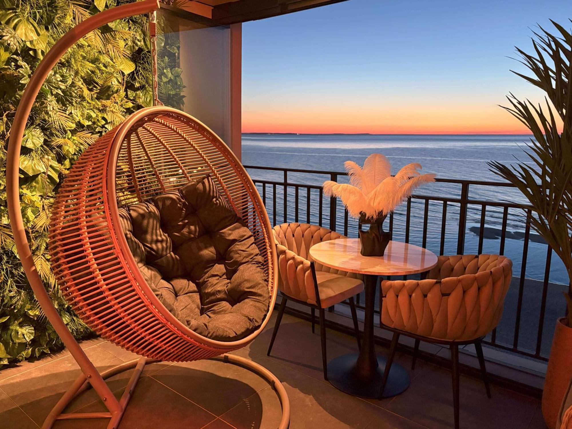 Sea View Smart & Garden Vip